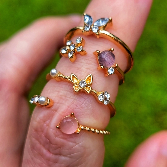 Jewelry - Summer Garden Butterfly Flower Golden Ring Set